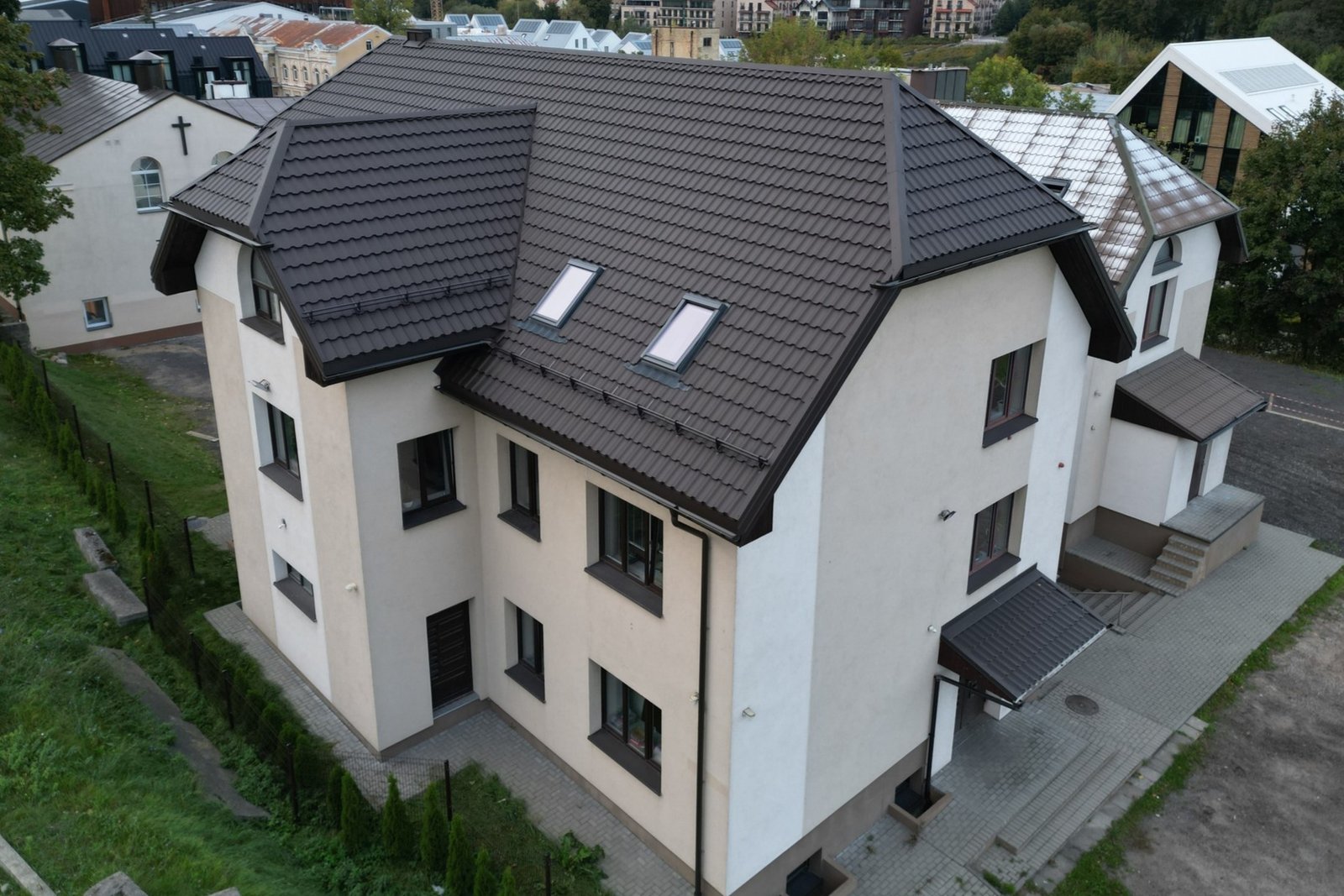 Naujų stogų dengimo darbai
