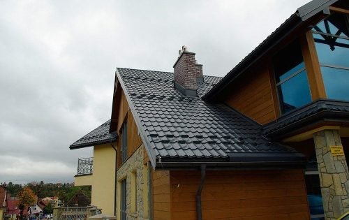 Metāla jumti, Tērauda jumti, Metāla jumtu segumi, Skārda jumtu segumi, Dakstiņveida metāla profili, dakstiņveida metāla profils, Trapecveida metāla jumti, Jumti, Skārda jumti, Ūdens noteksistēmas, Jumta drošības barjeras, Jumtu segumi, Jumiķu darbi, Jumta ieklāšana, Skārdnieku darbi, Jumtu.Jumti, jumtu segumi, jumta profili, metāla jumti, skārda jumts, metāla jumtu segumi, dakstiņjumti, dakstiņveida jumti, viļņveida profili,trapecveida profili, dakstiņš, metāla dakstiņš, dakstiņprofils, metāla sienas profili: BPO; BTS 10; BTS18; BTS18. 138; BTU 20; BTS 35; BTS 45; jumtu profili: BTU 20; BTD 10; BTD 18; BTD; 18. 138; BTU 20; BTD 35; BTD 45; BTD 45. 333; BTD 50; BTD 55; BTD 60; nesošie profili, nesošās konstrukcijas, metāla konstrukcijas, dzelzs konstrukcijas, BTR 50, BTR 55; BTR 60; BTR 85; BTR 93; BTR135; BTR 153; BTR 160, valcprofils, valcis, falcprofils, Classic, Klasika A, Klasika B, tērauda dakstiņi, Tērauda jumta segumi, jumtu tērauda drošības sistēmas, sniega barjeras, sniega aiztures barjeras, jumta lūkas, jumta kāpnes, palodzes,  trepes, lietus ūdens notek sistēmas, notekas, Sienu profili, sienu segumi, jumtu konstrukcijas, Metāla profili, bitumena dakstiņi, šindeļi, Antikondensāta plēve, būvkonstrukcijas, būvmateriāli, Cinkota loksne, fasādes apdares materiāli, kasetes, Jumta drošības elementi, Jumta nesošās profilloksnes, Jumta paneļi, karkasi, konstrukcijas, Teknes, rene, caurule, profilētas, lietus ūdens notekas, lietus ūdens noteku sistēmas, Antikondensāta pārklājums, pret kondensāta pārklājums, valcētie jumti, falcētie jumti, jumta drošības elementi, skārdnieku darbi, celtniecība, izbūve, Sendvičpaneļi, siltumizolācijas paneļi, sendvičpaneļi, sienas panelis, jumta paneļi, siltināšana, siltumizolācija, minerālvate, akmens vate, penoplasts, polistirols, putupolistirols, putuplasts, putupoliuretāns poliuretāns, PVC membrāna, jumtu membrāna, jumta membrāna, jumt